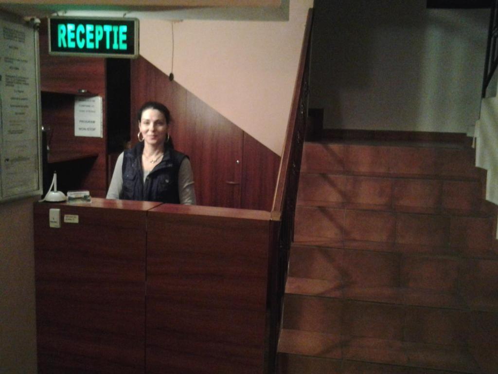 Pensiunea Raffael Otopeni Bagian luar foto