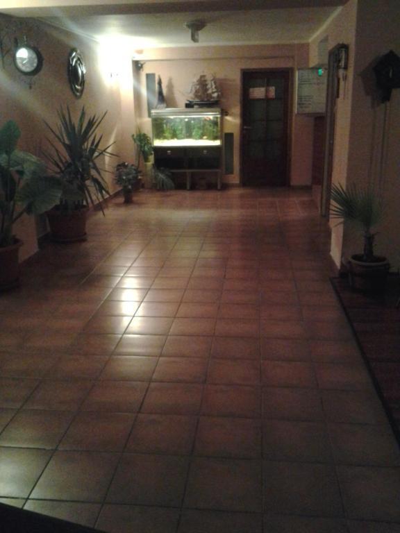 Pensiunea Raffael Otopeni Bagian luar foto